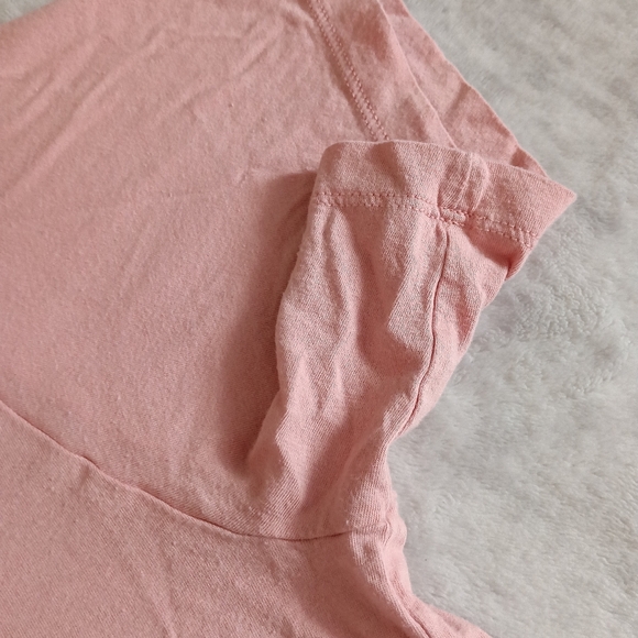 The North Face | Size Large Pink Tee - Picture 5 of 8